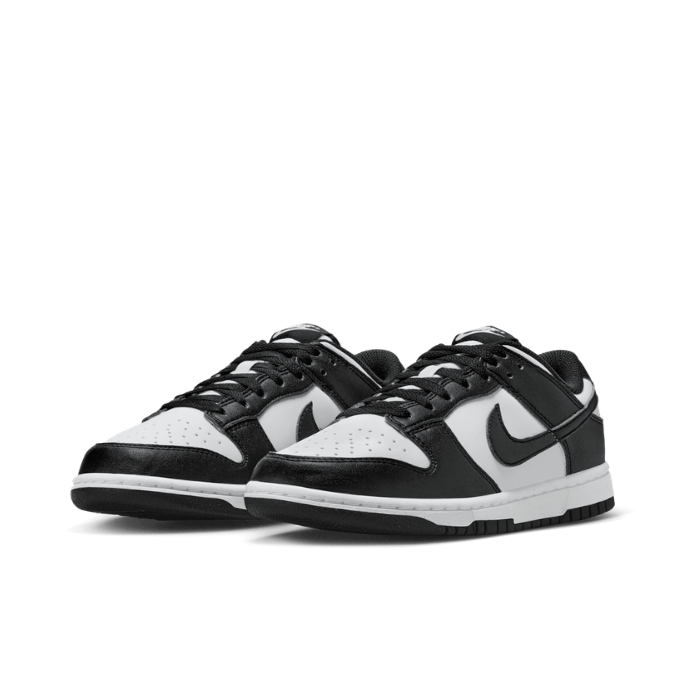 NIKE WMNS DUNK LOW