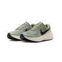 NIKE REVOLUTION 8